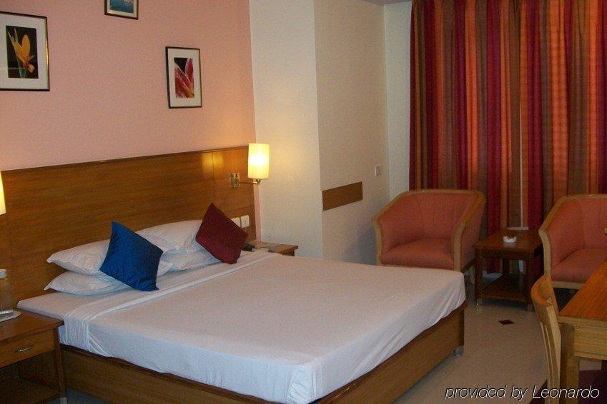 Hotel Ramanashree Brunton Bangalore Habitación foto